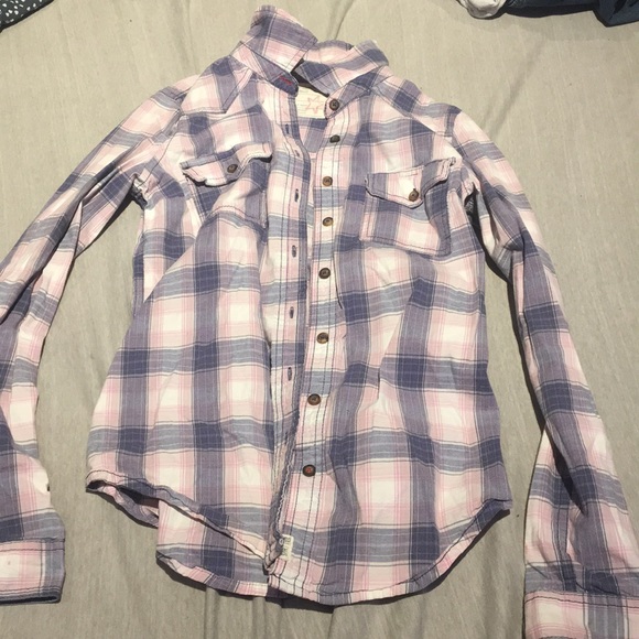 a long sleeved shirt - Picture 1 of 1